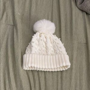 Pearl beanie with bun